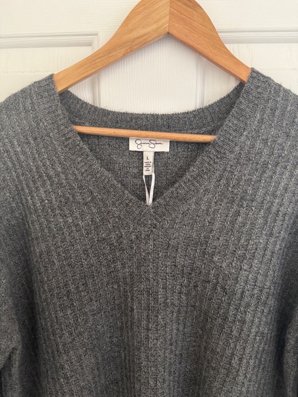 Jessica Simpson Gray Ribbed V-Neck Long Sleeve Dress